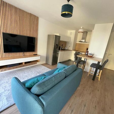 Superbe T2 Proche De La Gare Rer Tgv Massy Palaiseau Apartment Luaran gambar