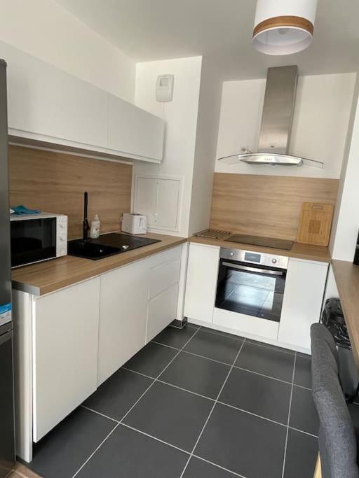 Superbe T2 Proche De La Gare Rer Tgv Massy Palaiseau Apartment Luaran gambar