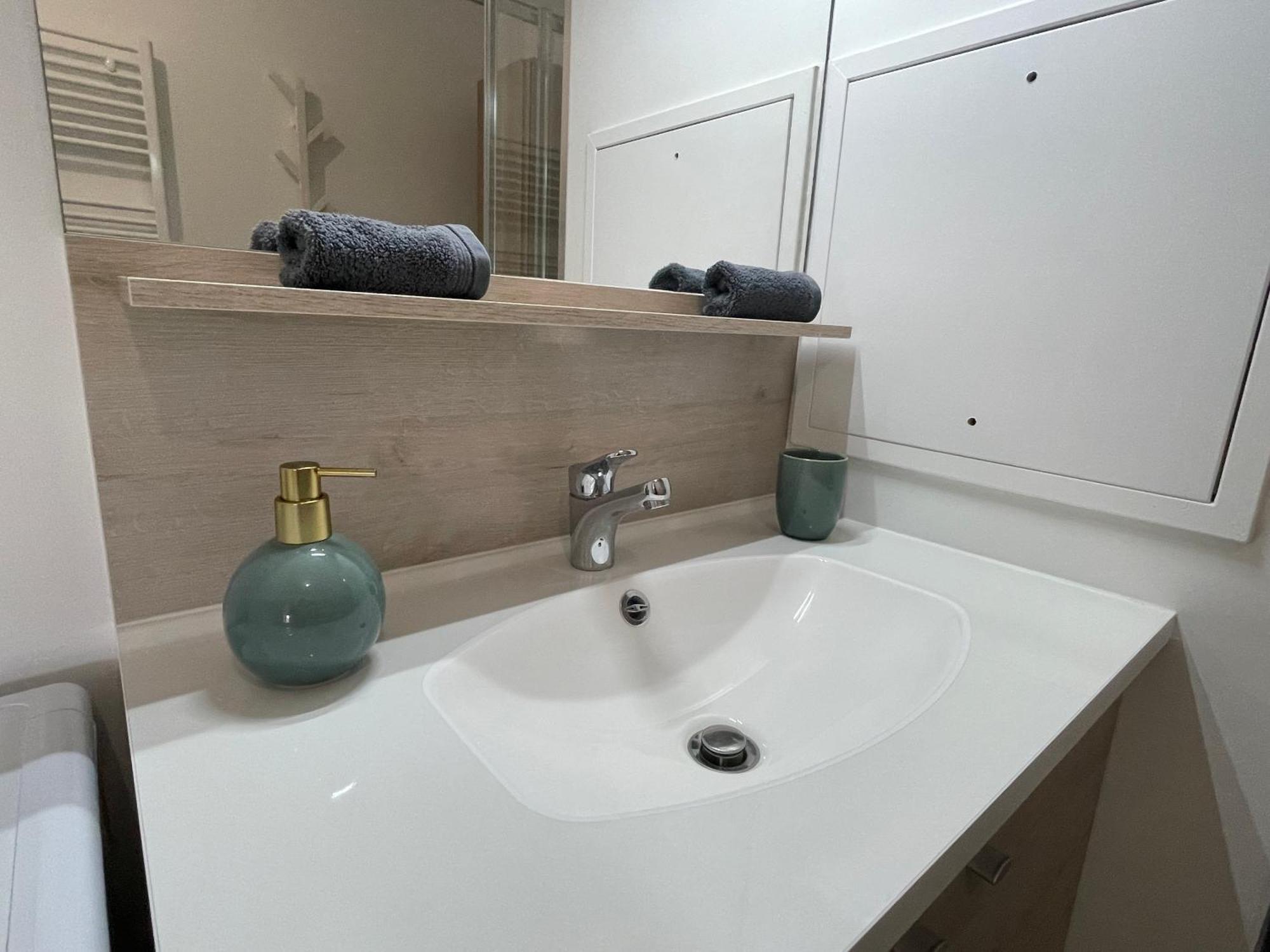 Superbe T2 Proche De La Gare Rer Tgv Massy Palaiseau Apartment Luaran gambar
